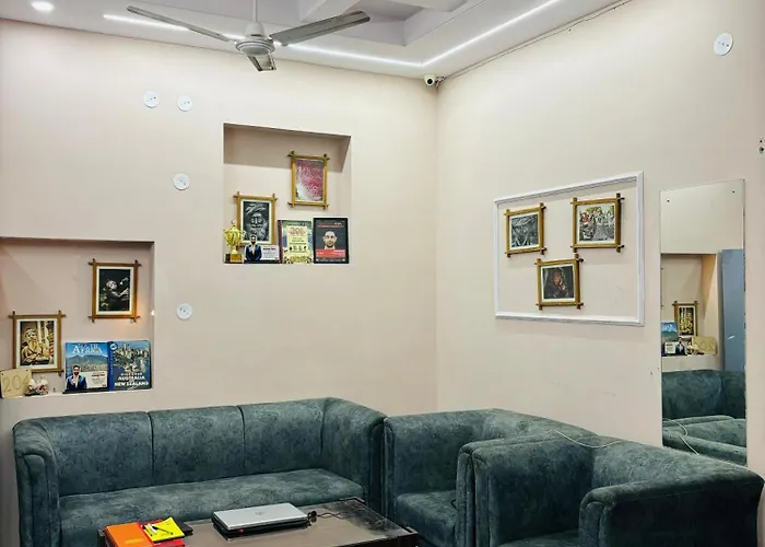 Cozy Stays Near Civil Lines Metro Station